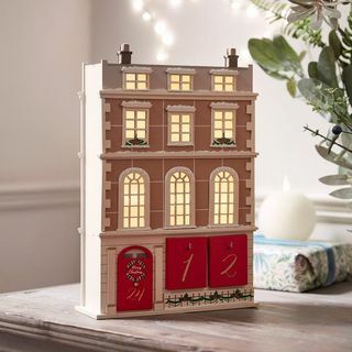 Townhouse Wooden Calendar Advent