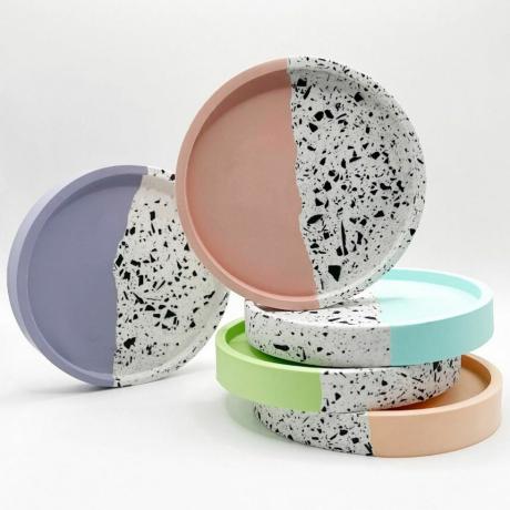 Jesmonite Terrazzo Round Coaster | מגש תכשיטים