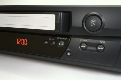 מכונת וידיאו עם מכשיר VHS