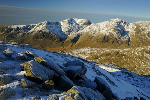 < p> Scafell Pike הוא ההר הגבוה ביותר באנגליה וחלק מאתגר שלושת הפסגות. המסלול הזה לפסגה הוא טיול מעגלי מווסדייל הד.< span class=" redactor-invisible-space" data-verified=" redactor" data-redactor-tag=" span" data-redactor-class=" redactor-invisible-space"> תיהנו מהפסקה </span> בפסגה כדי להתרשם מהנופים הפנורמיים המדהימים של ההרים.< span class=" redactor-invisible-space" data-verified=" redactor" data-redactor-tag=" span" data-redactor-class=" redactor-invisible-space"> </span></p>< p>< span class =" redactor-invisible-space" data-verified=" redactor" data-redactor-tag=" span" data-redactor-class=" redactor-invisible-space">< strong data-redactor-tag=" strong" data-verified=" redactor">< a href=" https://osmaps.ordnancesurvey.co.uk/route/1677980/OS-Recommended-ITV-100-Favourite-Walks-Scafell-Pike" target=" _blank" data-tracking-id=" recirc-text-link"> ראה את המסלול</a></strong></span></p>