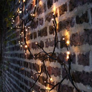 Outdoor Light Up Garland