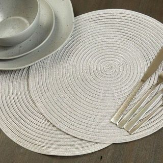 Placemat עגול גרטה ארוג בצבע כסף