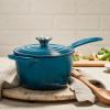 Le Creuset מפסיק את ה-Deep Teal - ומכירה גדולה