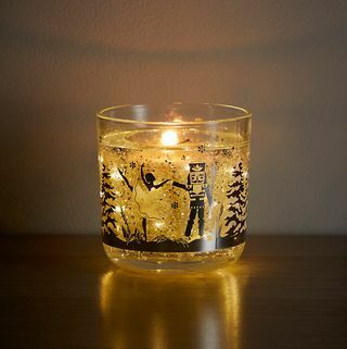 מפצח אגוזים Winter Spice Light Up Candle